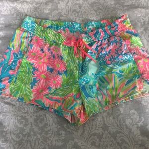 Lilly Pulitzer Lovers Coral runaround shorts